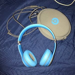 Blue wireless beats!